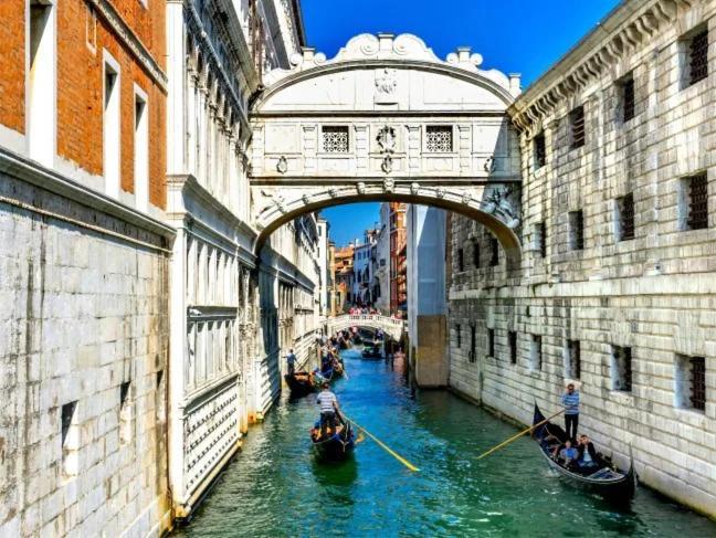 A Casa Tua Dietro Piazza San Marco Ferienhaus